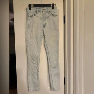 Abercrombie And Fitch  Light Wash Size 2 (26)